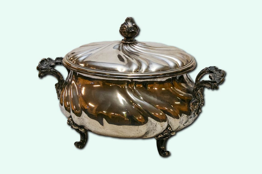 Stor silverterrin, 3000 gram.