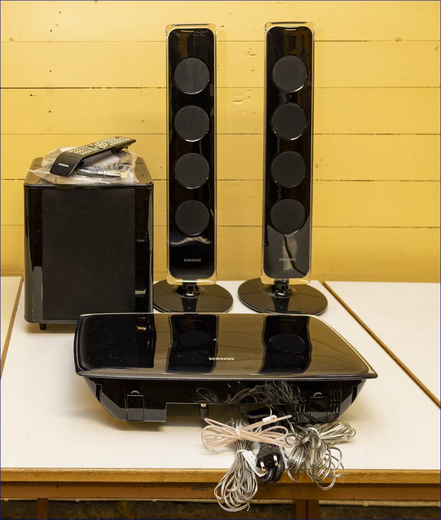 Samsung musikanläggning.