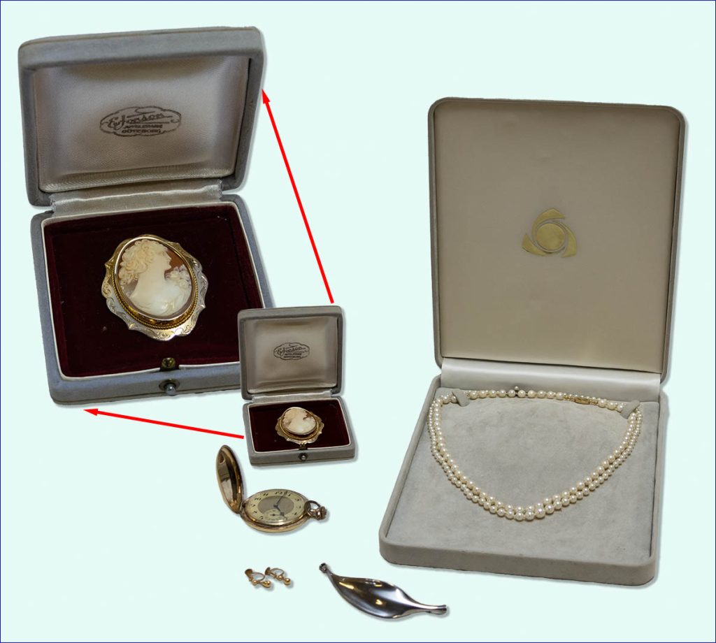 Camésmycke 18 k, fickur 14 k, pärlhalsband, Georg Jensen brosch 925 silver Vivianna Torun.