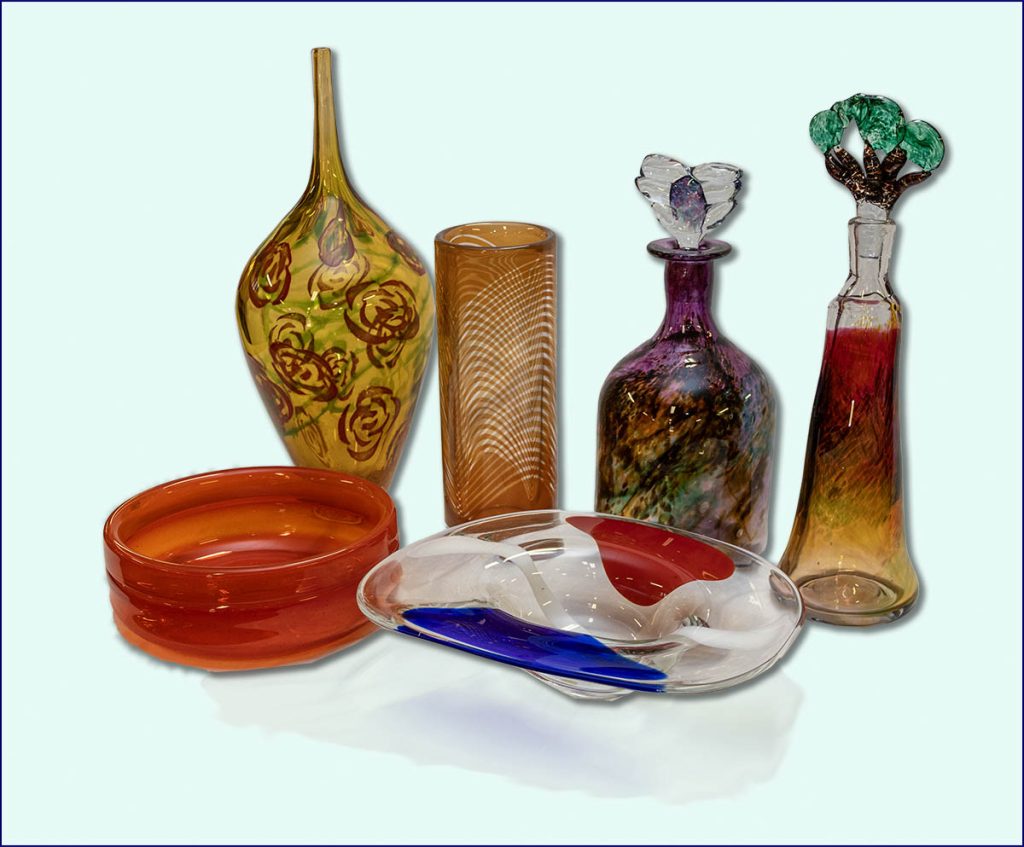 Konstglas av E. Höglund, Olle Amberius, Olle Brozén och Eva Älmeberg.